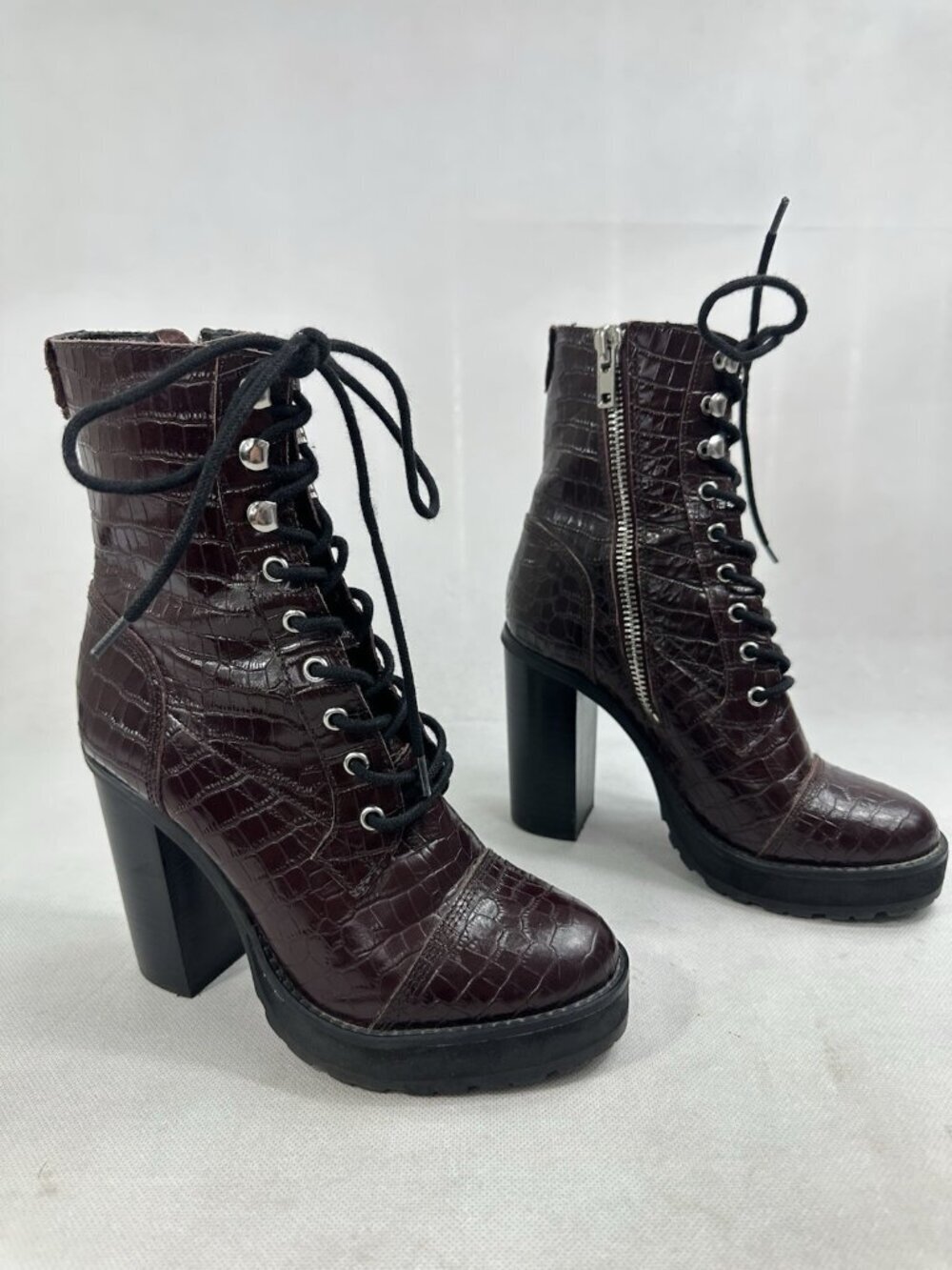 Steve Madden Winnie Harlow Lisa Love Lug Booties Womens 7 Read